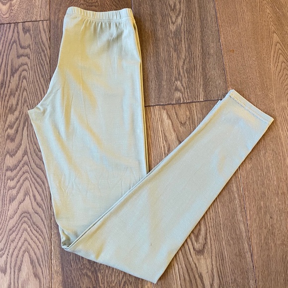 NWT -Slim Leggings in Sage Green - Picture 1 of 5